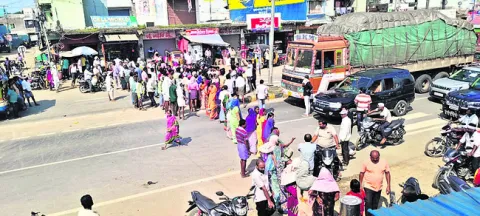 దామరచర్లలో ఆందోళన 
