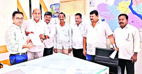‘హేమాచలక్షేత్రంలో లిఫ్ట్‌ ఏర్పాటు చేయాలి’