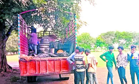 రమ్మన్నారు.. వద్దన్నారు!
