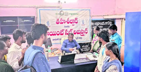 భూ భారతి దరఖాస్తులు పెండింగ్‌లో ఉంచొద్దు 