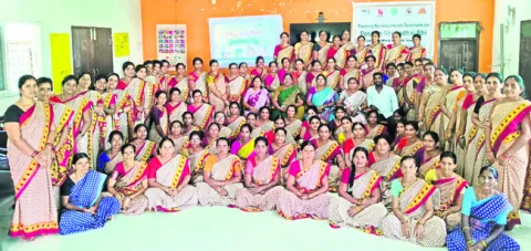 చిన్నారులకు సరైన పోషణ అందించాలి 