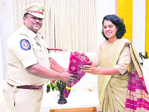 నూతన 