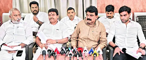 ఎంపీగా చిన్ని అన్‌ఫిట్‌ 