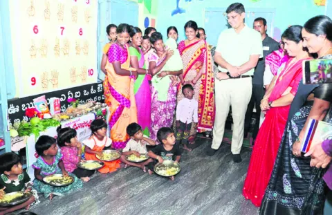 పౌష్టికాహారం తీసుకోవాలి