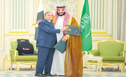 Saudi Arabia signs a mutual defense pact with nuclear-armed Pakistan