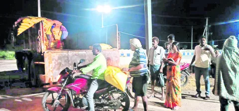 యూరియా పంపిణీలో నకిలీ కూపన్ల కలకలం..