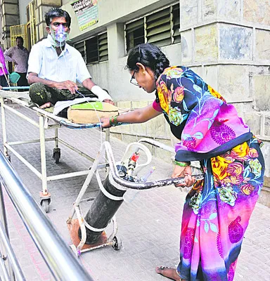 అయ్యో.. ఎంత కష్టం తల్లీ! 
