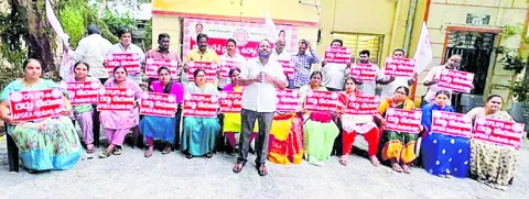 సమస్యలు పరిష్కరించకుంటే బలిదానాలకు సిద్ధం 