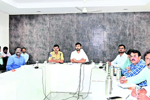 అధికారులు అప్రమత్తంగా ఉండాలి