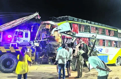 హైవేపై ప్రమాద ఘంటికలు 