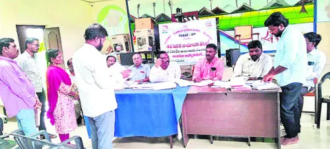 ఉపాధిలో అవకతవకలు.. రికవరీకి ఆదేశాలు