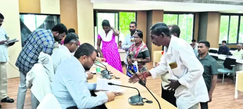 సమయపాలన పాటించకుంటే చర్యలు 