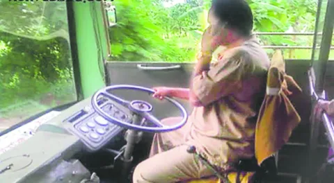 ఆర్టీసీ డ్రైవర్‌.. నో ఫోన్‌