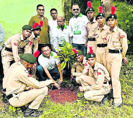 వృక్ష సంపదే జీవరాశి మనుగడకు మూలాధారం 