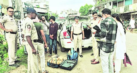 జిల్లా కేంద్రంలో గంజాయి కలకలం