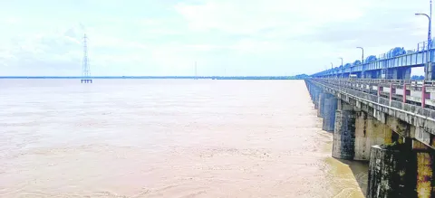 కొనసాగుతున్న వరద ఉధృతి