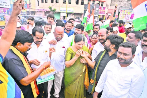 కాంగ్రెస్‌ సంబురాలు
