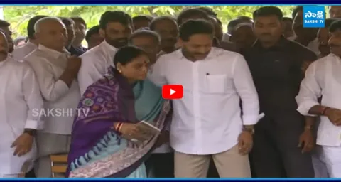 YS Jagan and YS Vijayamma Visuals at Idupulapaya 1