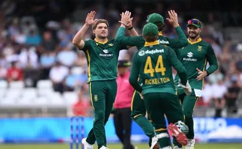 South Africa Beat England By 7 Wickets In 1st ODI