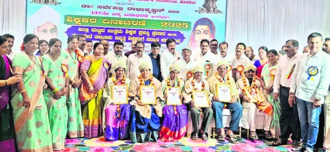 ఉపాధ్యాయుల చేతుల్లోనే పిల్లల భవిష్యత్తు 