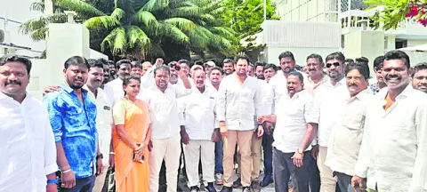 వైద్య కళాశాలల ప్రైవేటీకరణ సరికాదు