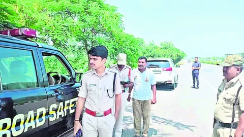 హైవే పెట్రోలింగ్‌ వాహనాలను తనిఖీ చేసిన ఎస్పీ 