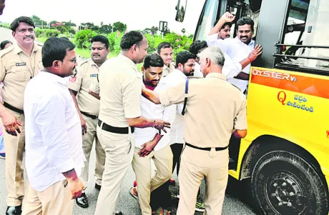 పోలీసు నిర్బంధం 