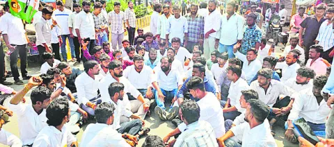 వైద్య, విద్యా రంగాలను సర్వనాశనం చేస్తున్న చంద్రబాబు 