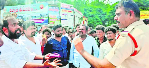 వైద్య, విద్యారంగాలను సర్వనాశనం చేస్తున్న చంద్రబాబు 