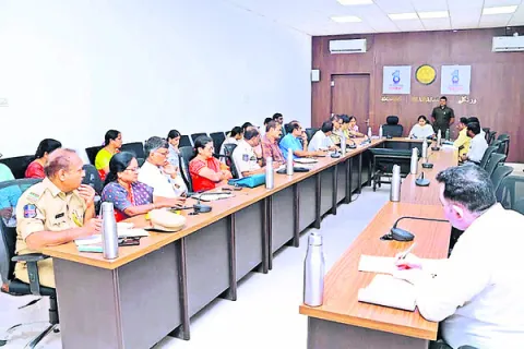 అట్రాసిటి కేసుల పరిష్కారానికి చొరవ చూపాలి