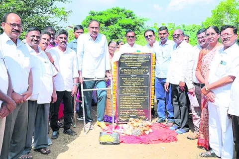 ● ఎమ్మెల్యే సంజయ్‌కుమార్‌
