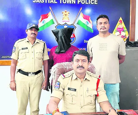 గంజాయి విక్రేత అరెస్ట్‌
