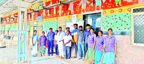రైల్వేస్టేషన్‌లో స్వచ్ఛతా హీ సేవా
