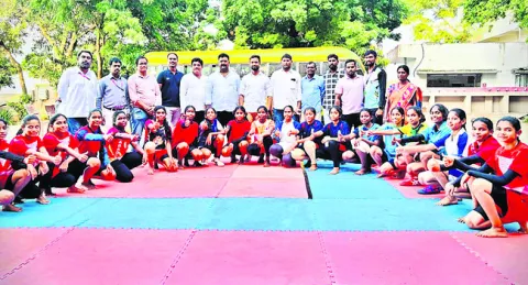 రాష్ట్రస్థాయి కబడ్డీ పోటీల్లో రాణించాలి
