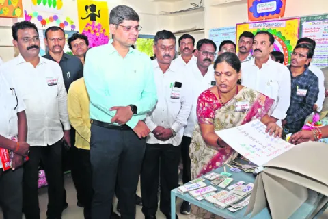 విద్యా ప్రమాణాలు పెంచాలి