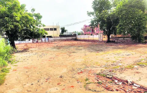 కొలిక్కిరాని ‘మెట్‌పల్లి క్లబ్‌’