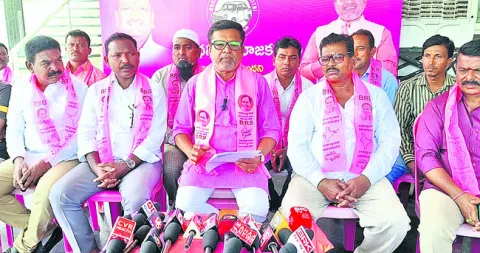 ఇందిరమ్మ ఇళ్లకు ముగ్గు పోయించాలి