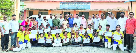 సత్తాచాటిన సత్యవరం విద్యార్థులు 