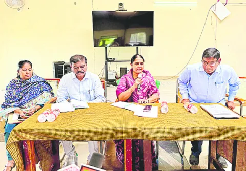 నిధులు లేకున్నా.. పనులు