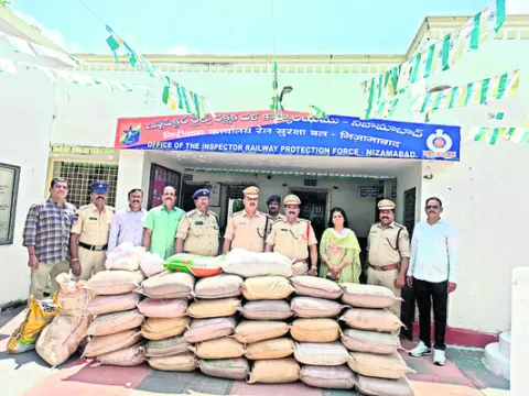 నల్లబెల్లం, పటిక పట్టివేత 
