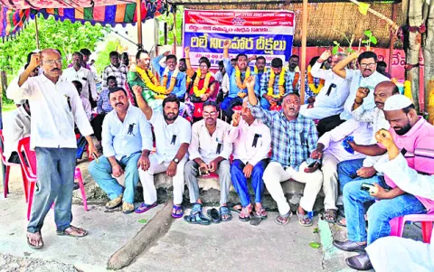 విద్యుత్‌ కార్మికుల సమస్యలను పరిష్కరించాలి 