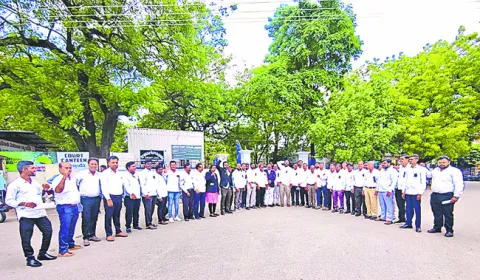 న్యాయవాదుల రక్షణ చట్టం తేవాల్సిందే