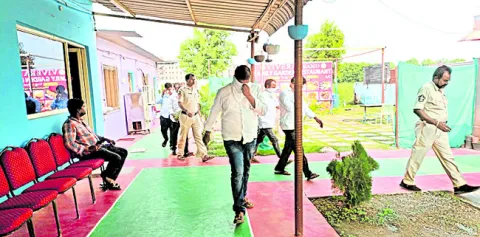 పేకాటలో తమ్ముళ్ల కాసుల వేట 