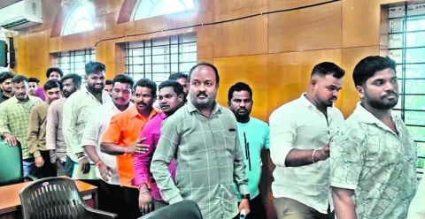 వాల్మీకుల సమావేశం బహిష్కరణ 