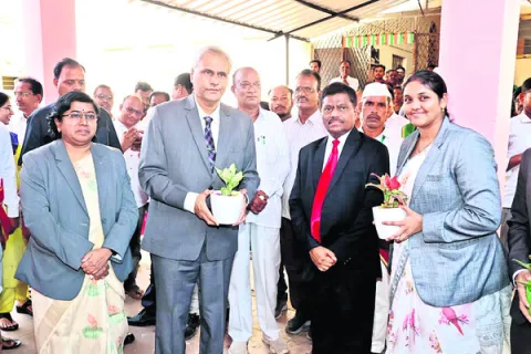 కేసులు త్వరగా పరిష్కరించాలి 