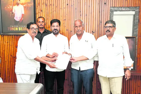 సింగరేణిలో సమస్యలు పరిష్కరించాలి
