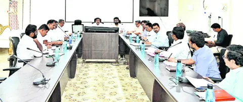 స్ట్రక్చరల్‌ సమావేశంలో డిమాండ్లు