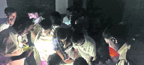 యూరియా కష్టాలు