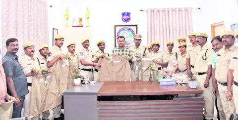 హోంగార్డులు ప్రజల  రక్షణ కోసం పనిచేయాలి  
