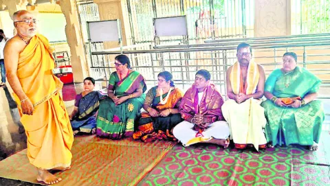 అక్రమ కేసులతో మీడియాను అణచివేయడం అసాధ్యం